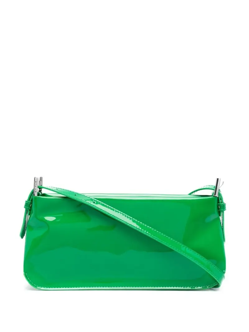 By Far Schultertasche aus Lackleder in Grün