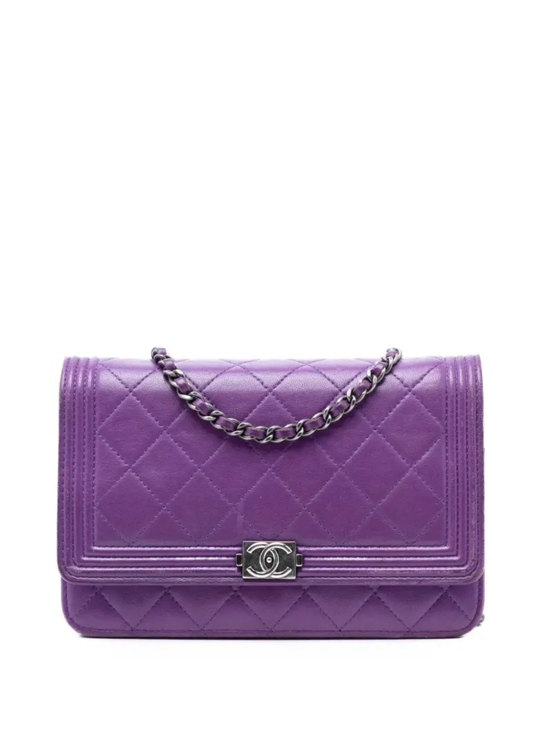 Chanel Boy Portemonnaie in Violett Lammleder-Leder – Pre-owned Taschen