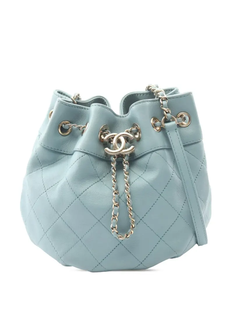Chanel 2019 CC Beuteltasche mit Steppung in Blau