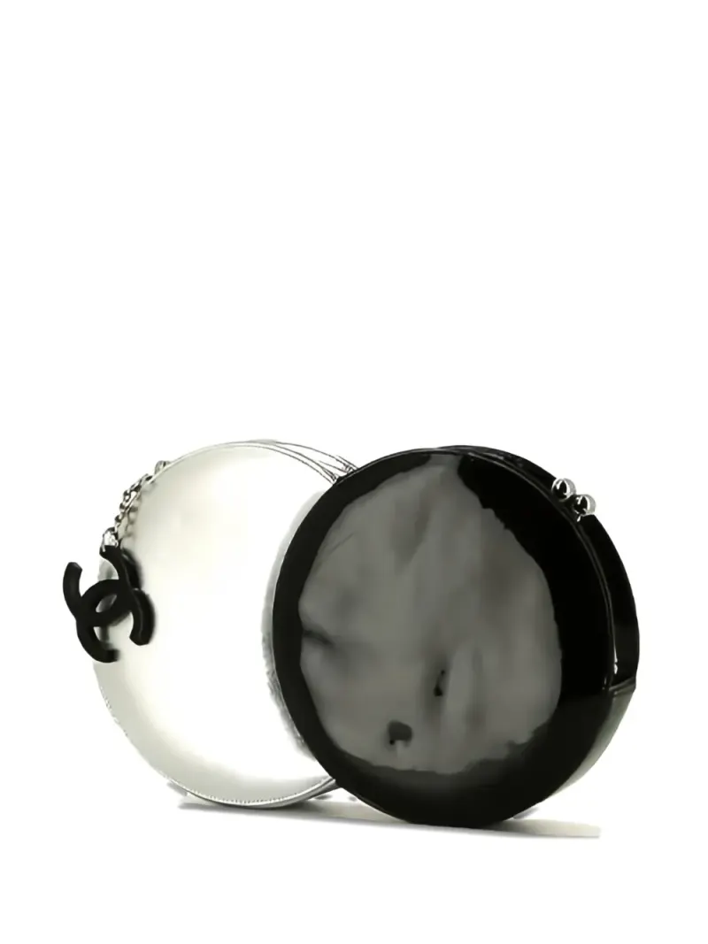 Chanel 2007 Double Circle Clutch in Silber