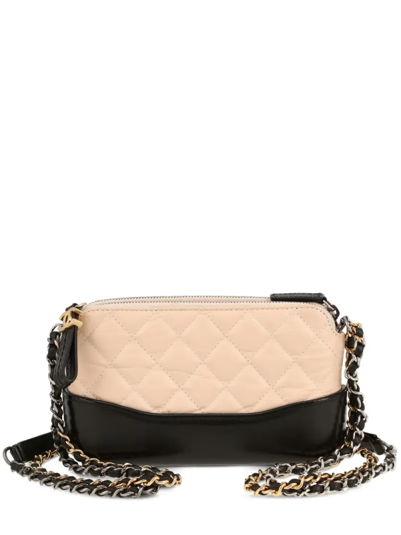 Chanel Gabrielle Portemonnaie mit Kettenriemen in Nude