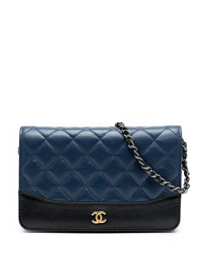 Chanel 2018 gestepptes Gabrielle Portemonnaie mit Kettenriemen in Blau