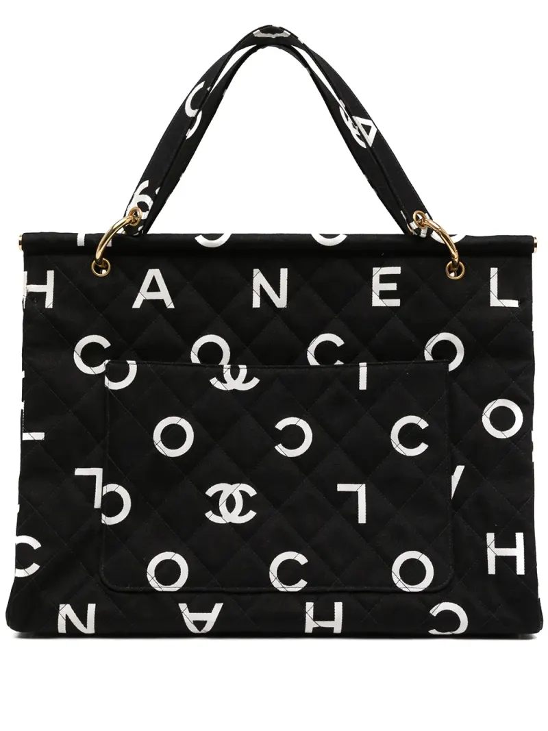 Chanel 1997 Handtasche mit CC in Schwarz
