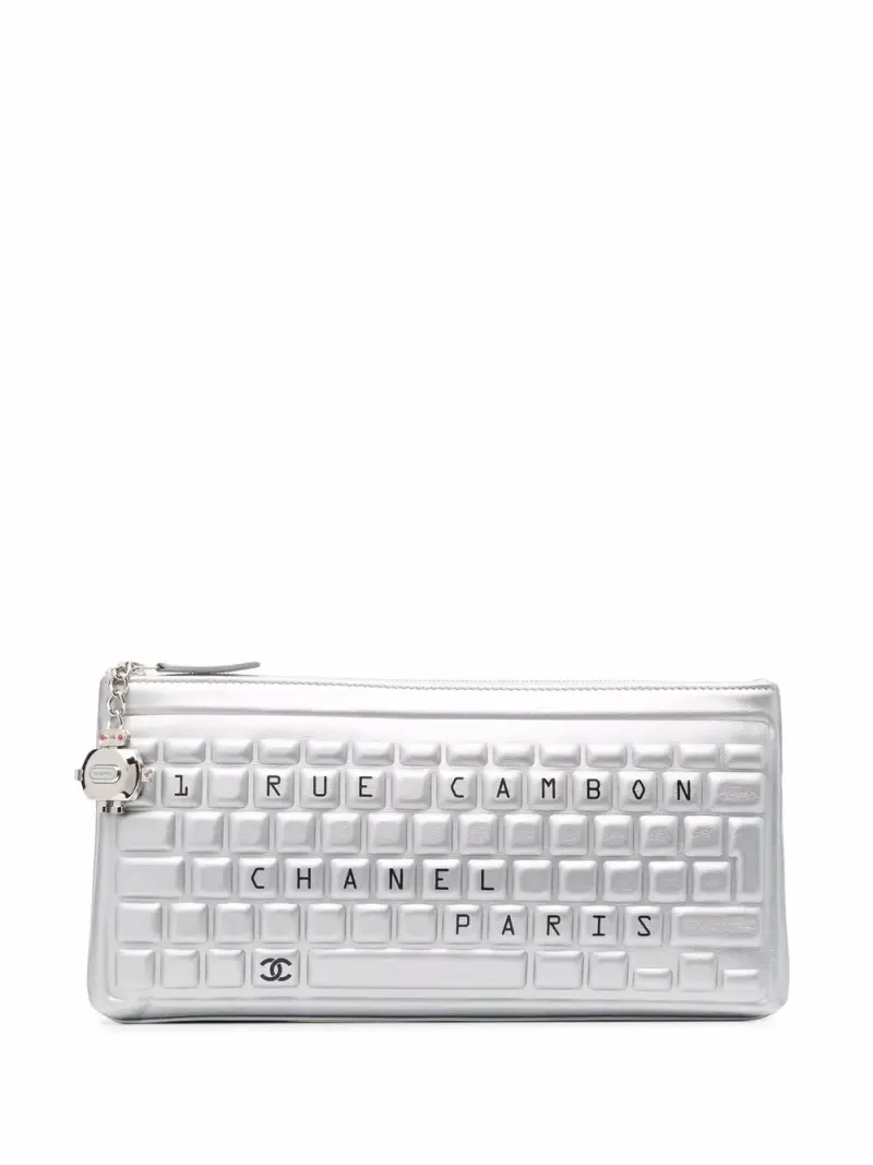 Chanel 2016-2017 Rue Cambon Clutch in Silber