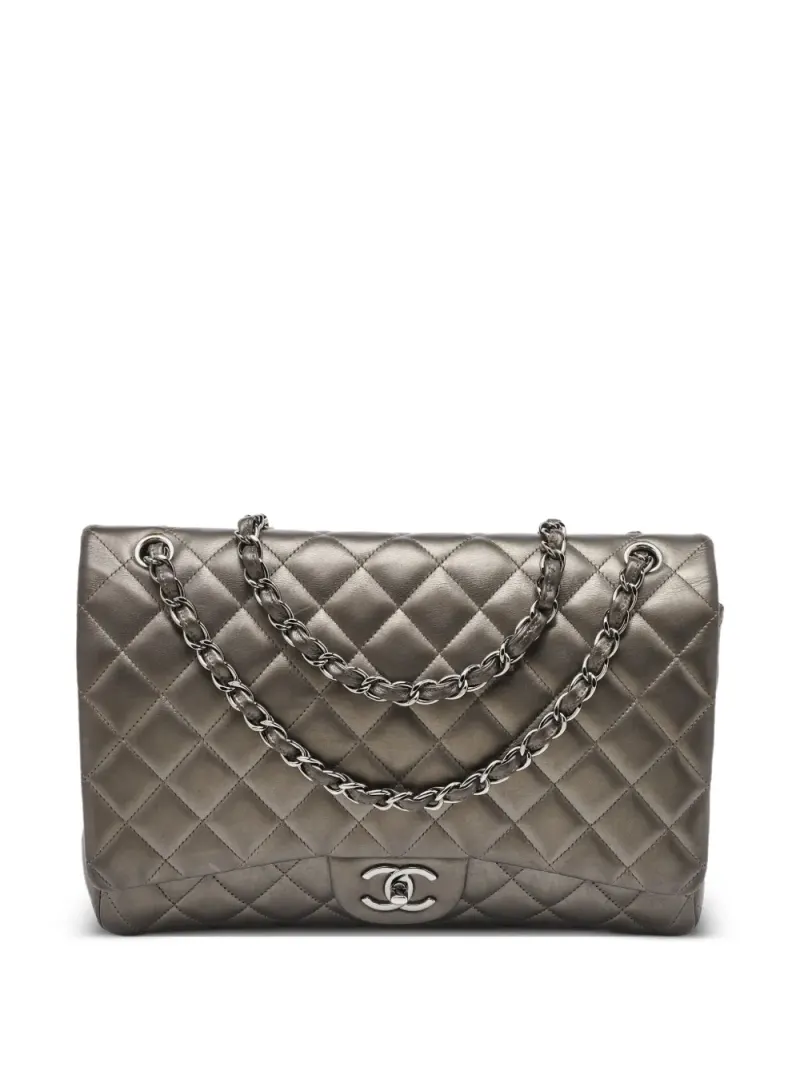 Chanel Schultertasche mit Rautensteppung in Grau