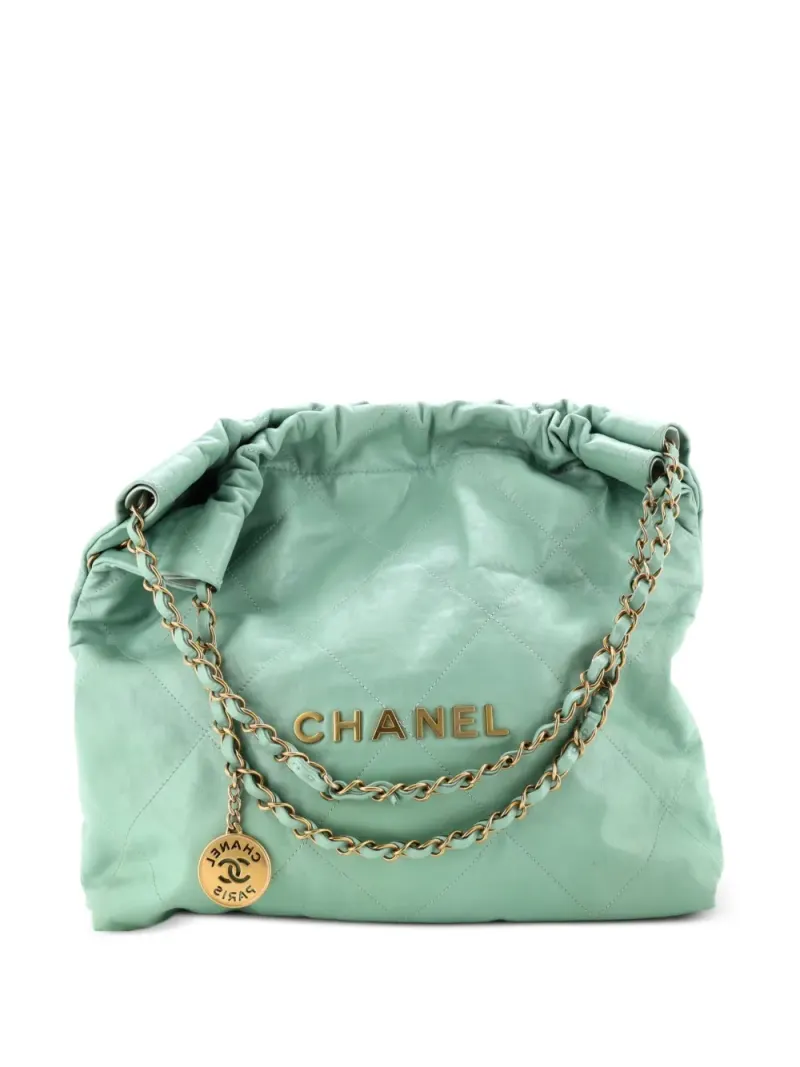 Chanel Mittelgroße Stepptasche aus Kalbsleder mit Kettenriemen 22cm in Grün Kalbsleder-Leder