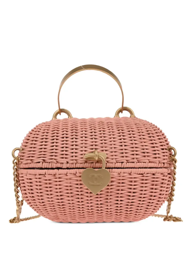 Chanel 2004-2005 Tote Bag mit Herzverzierung in Rosa