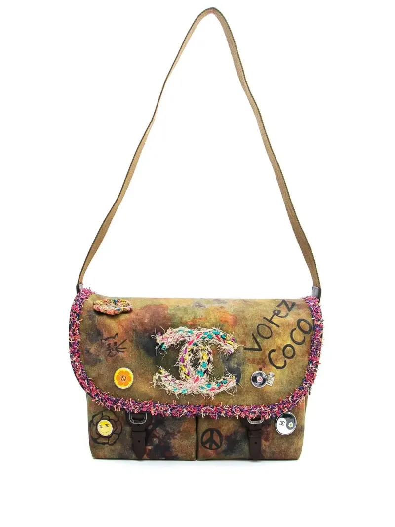 Chanel 2015 Umhängetasche mit Graffiti-Print in Grün