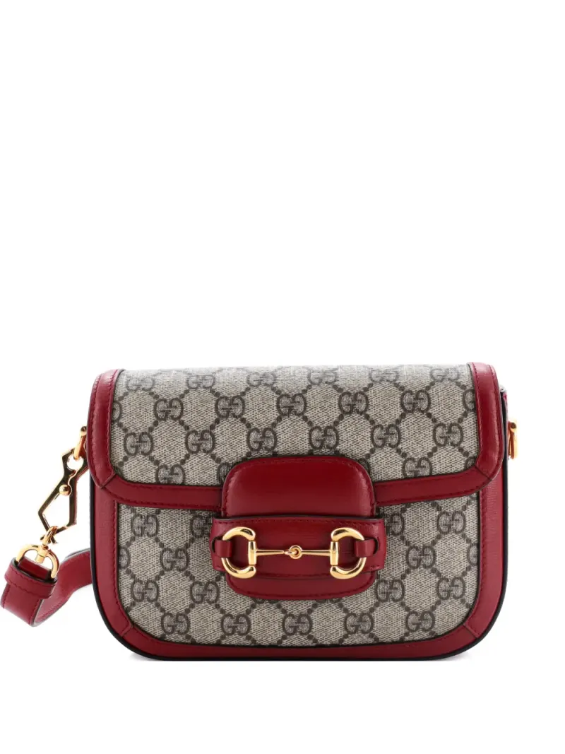 Gucci Mini Horsebit 1955 Schultertasche aus GG-beschichtetem Canvas mit Ledertasche Mini in Rot