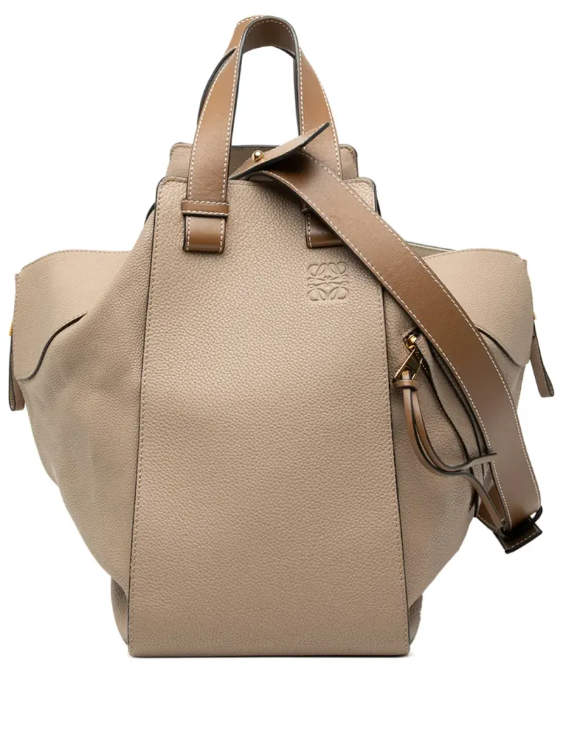 Loewe 2022 mittelgroße gekörnte Hammock Satchel-Tasche in Nude