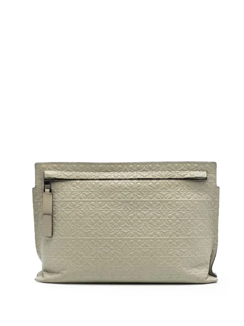 Loewe 2015 Repeat T Clutch aus Leder mit Anagram-Prägung in Braun