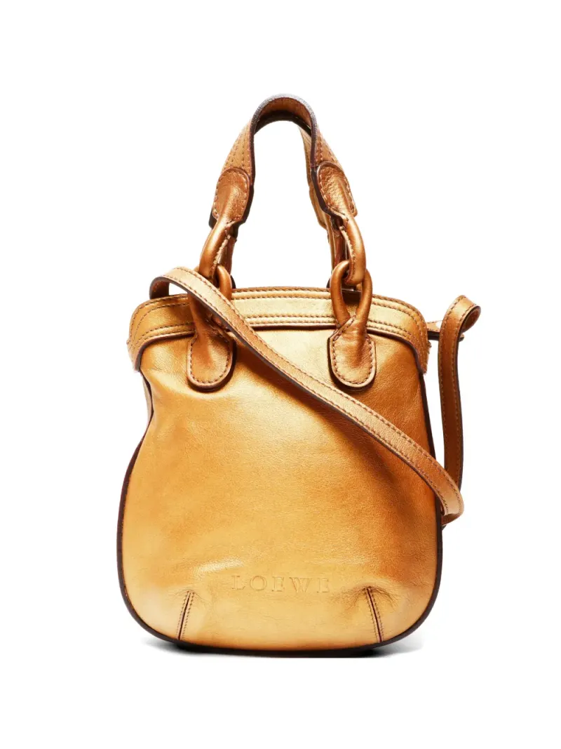Loewe Schultertasche aus Leder in Gold