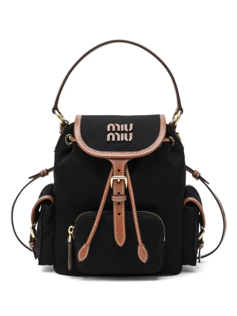 Miu Miu leather-trim logo-patch backpack in Schwarz